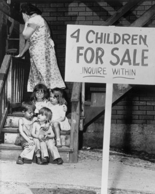 4 enfants à vendre, Chicago, Illinois © Bettmann/CORBIS -